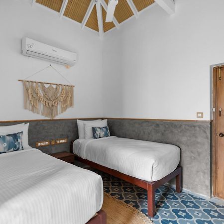 Azora By Ayatana, Goa Hotel Морджим Екстериор снимка
