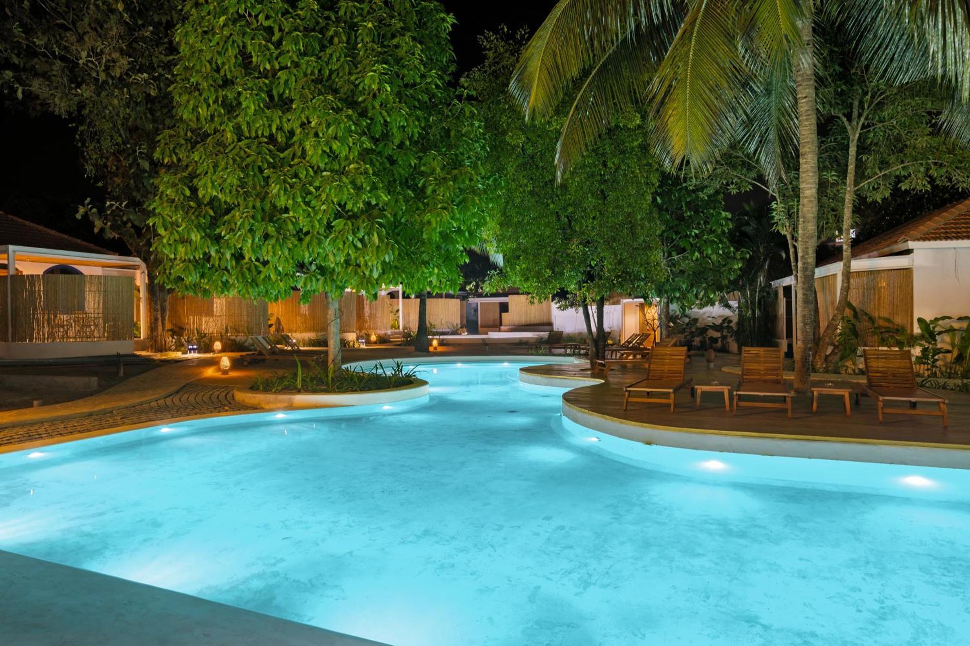 Azora By Ayatana, Goa Hotel Морджим Екстериор снимка